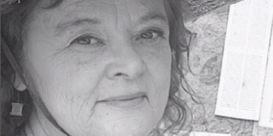 head shot Carolyn Larkin cropped
